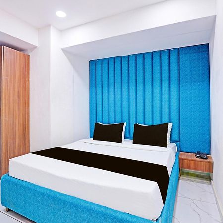 Super Hotel O Althan Formerly Hotel Niraant Surat Exterior foto