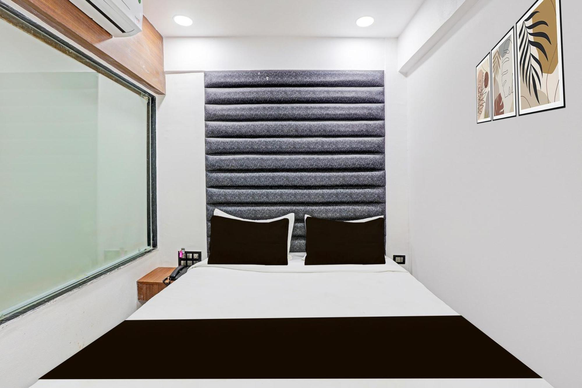 Super Hotel O Althan Formerly Hotel Niraant Surat Exterior foto