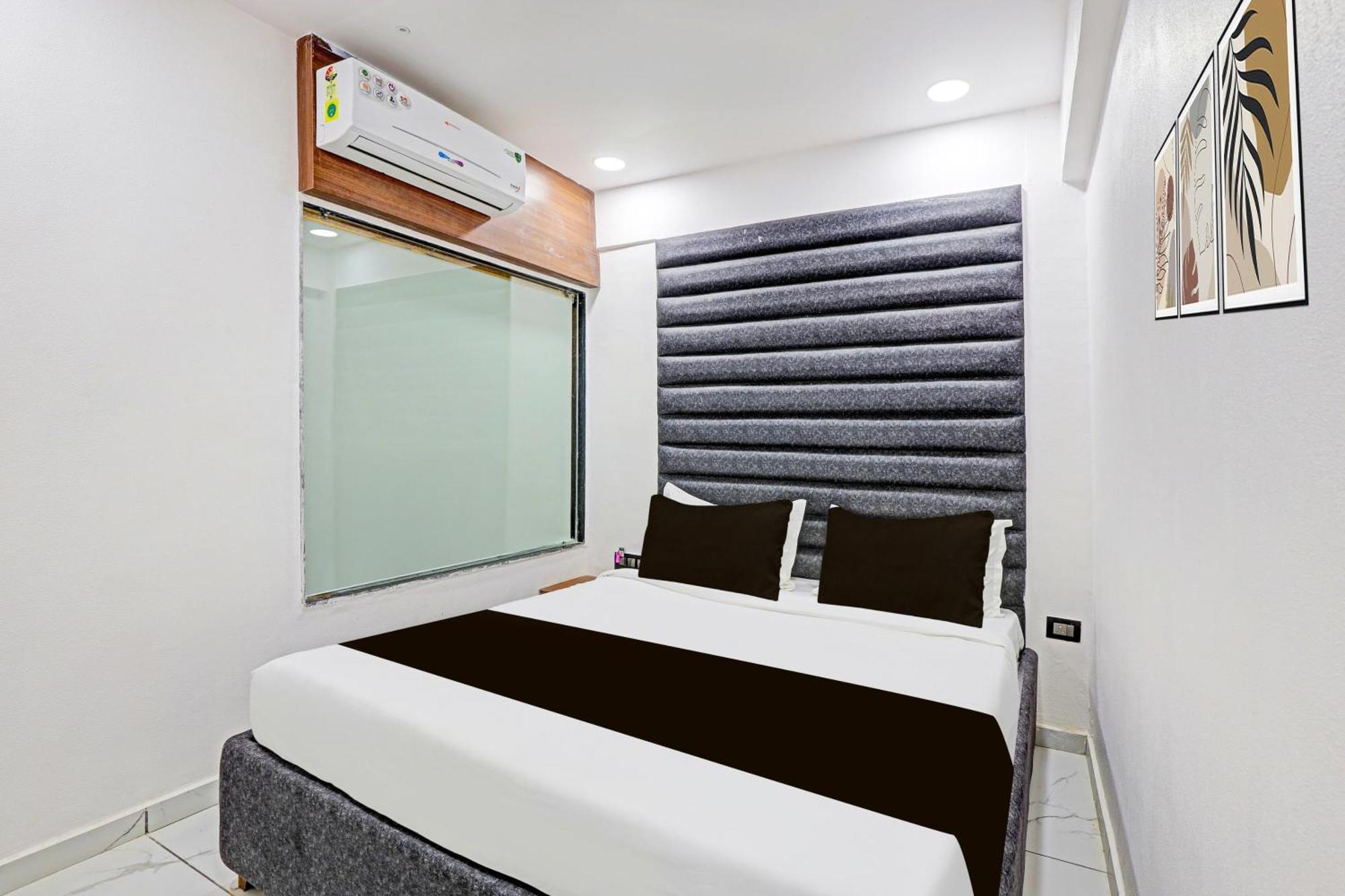 Super Hotel O Althan Formerly Hotel Niraant Surat Exterior foto