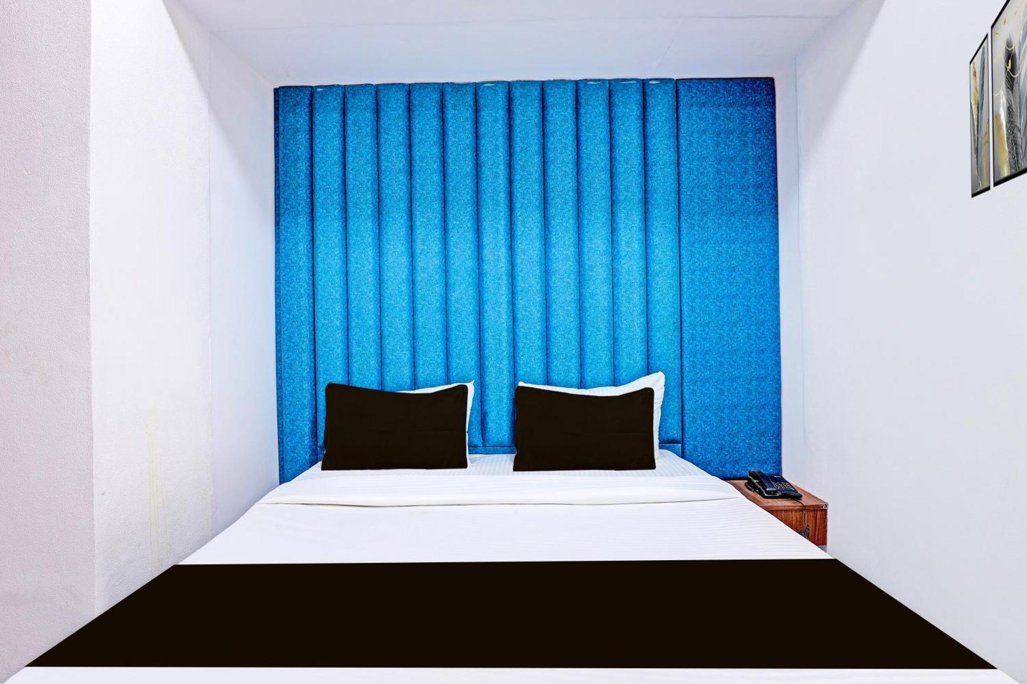 Super Hotel O Althan Formerly Hotel Niraant Surat Exterior foto